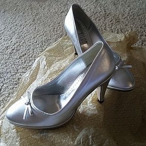 Xilon Italy Silver Bow Shoes
